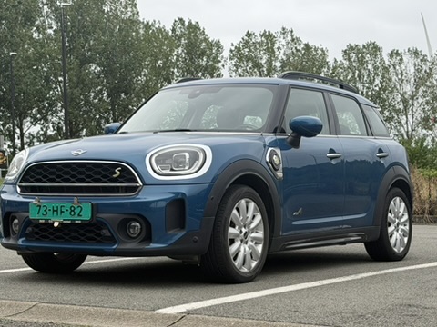Blauwe MINI Countryman