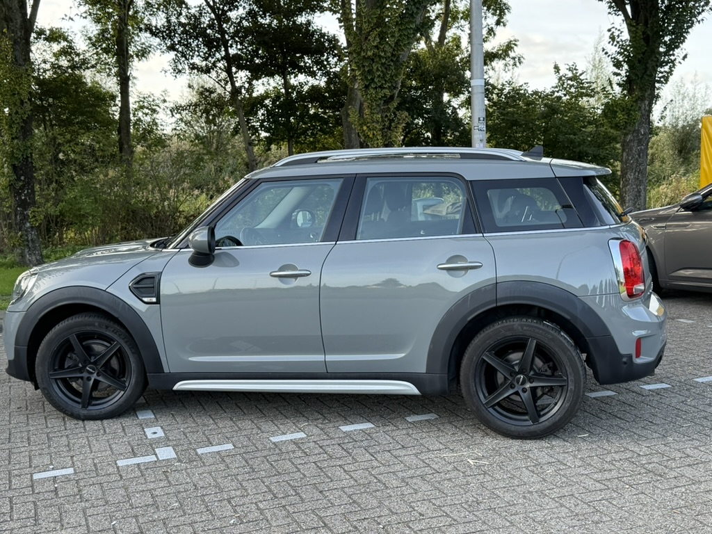 Zilverkleurige MINI Countryman